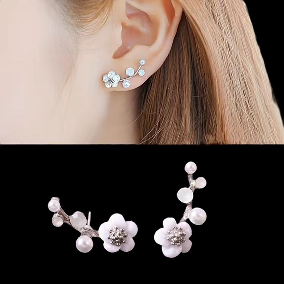 NEW Dainty Flower Crystal Pearl Stud Earrings - Picture 5 of 5